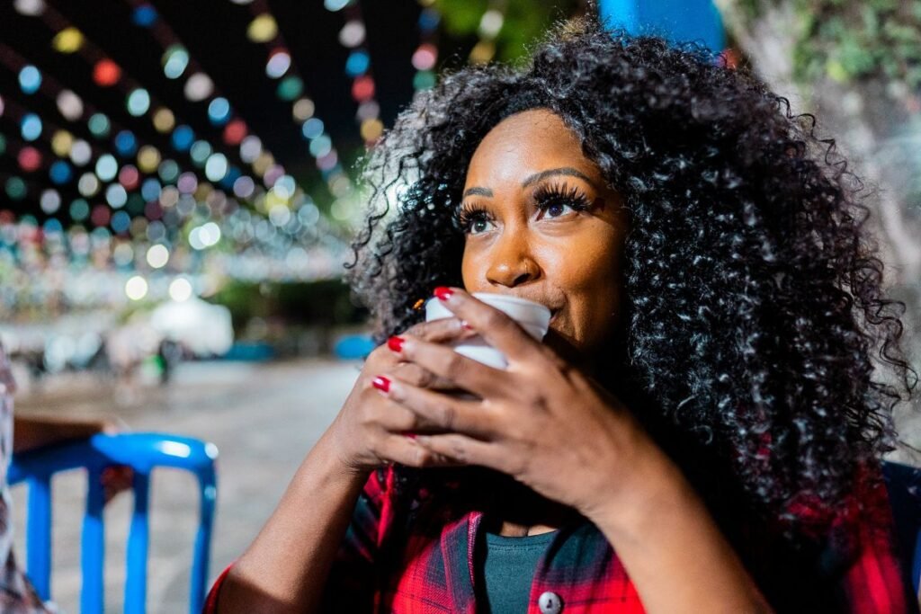 Amor, dinheiro e sexo: previsões da borra de café para todos os signos