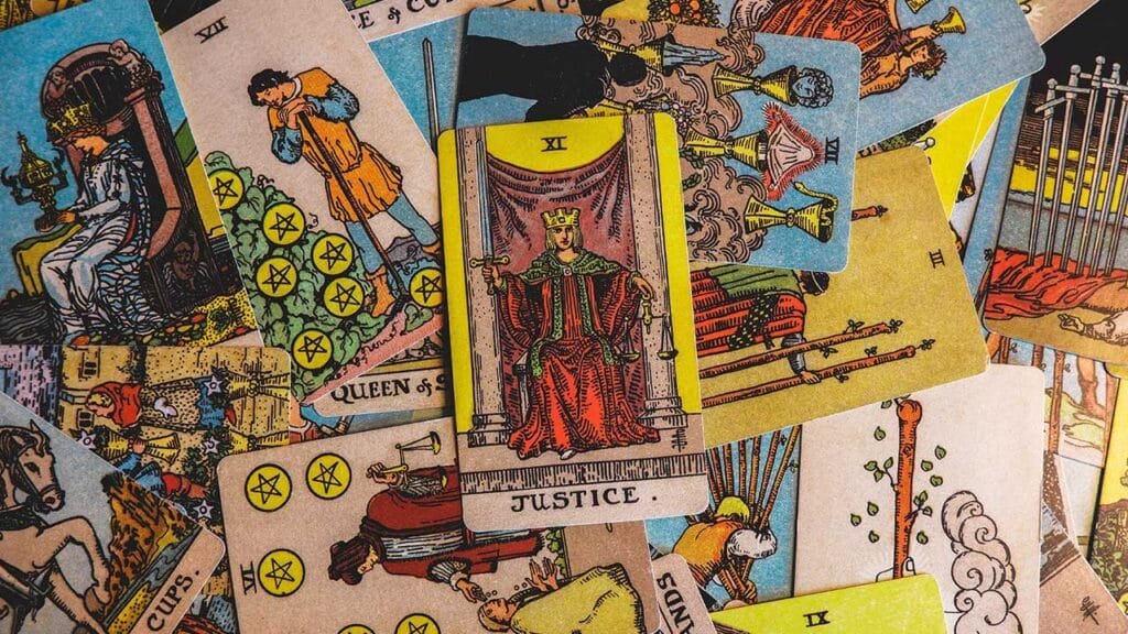 Descubra as previsões do tarot para o seu signo em Junho
