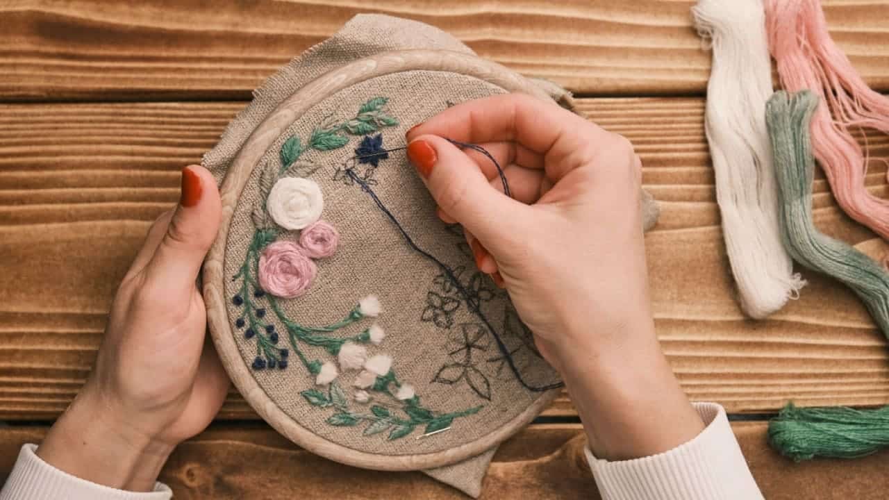 Sonhar com agulhas e costura: o que o inconsciente quer dizer? - Notícias sobre Astrologia, Signos e muito mais!
