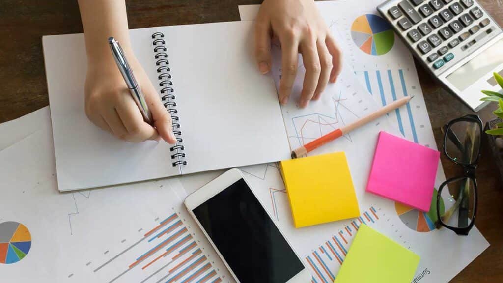 previsões sobre dinheiro e trabalho