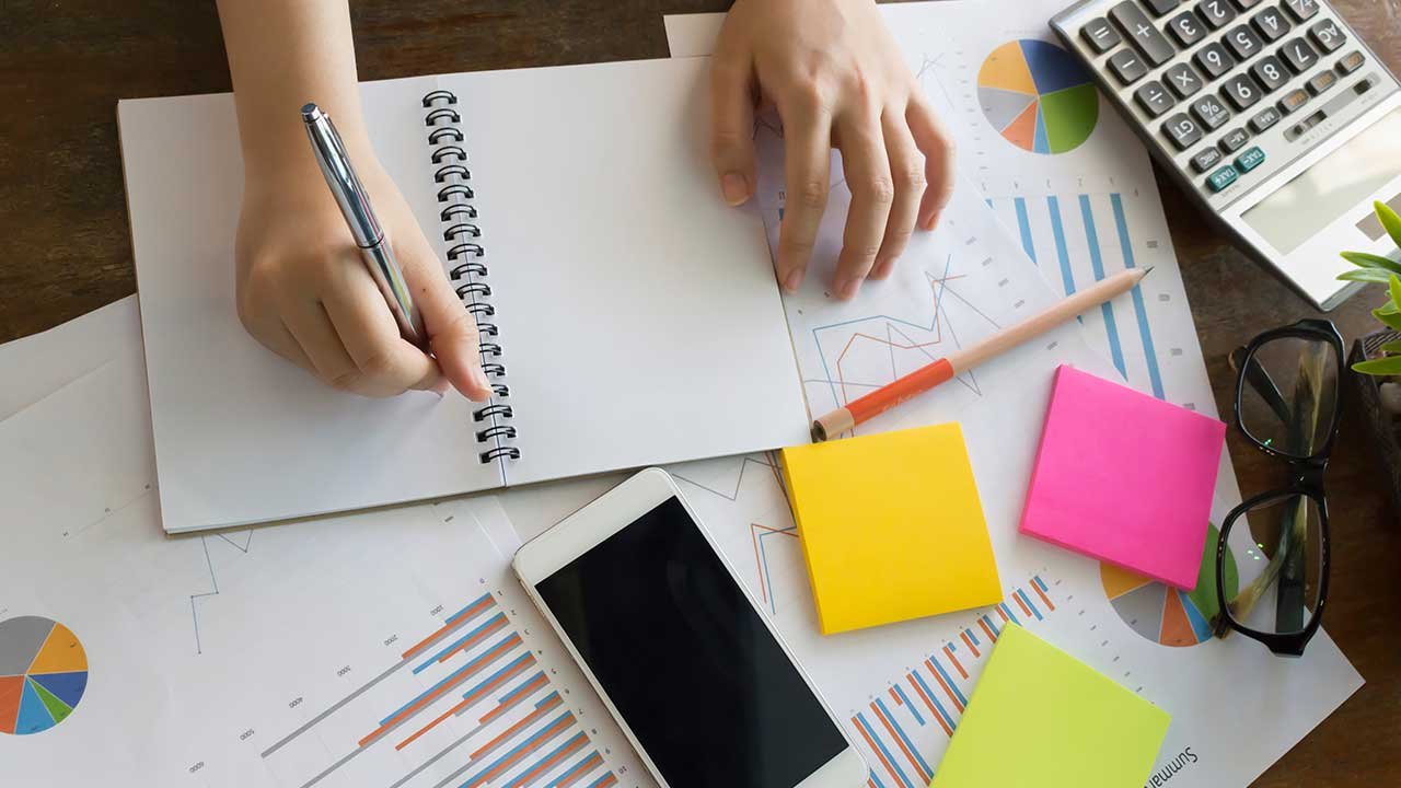 previsões sobre dinheiro e trabalho